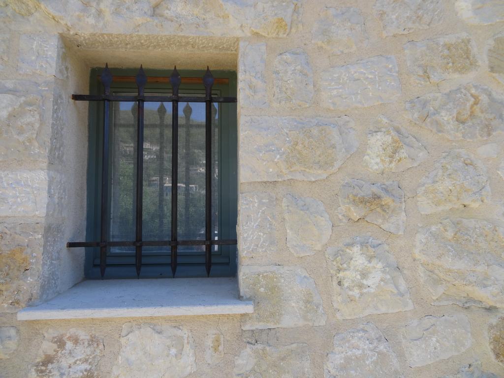 Les 4 Elements Bed & Breakfast Турет-сюр-Лу Екстериор снимка