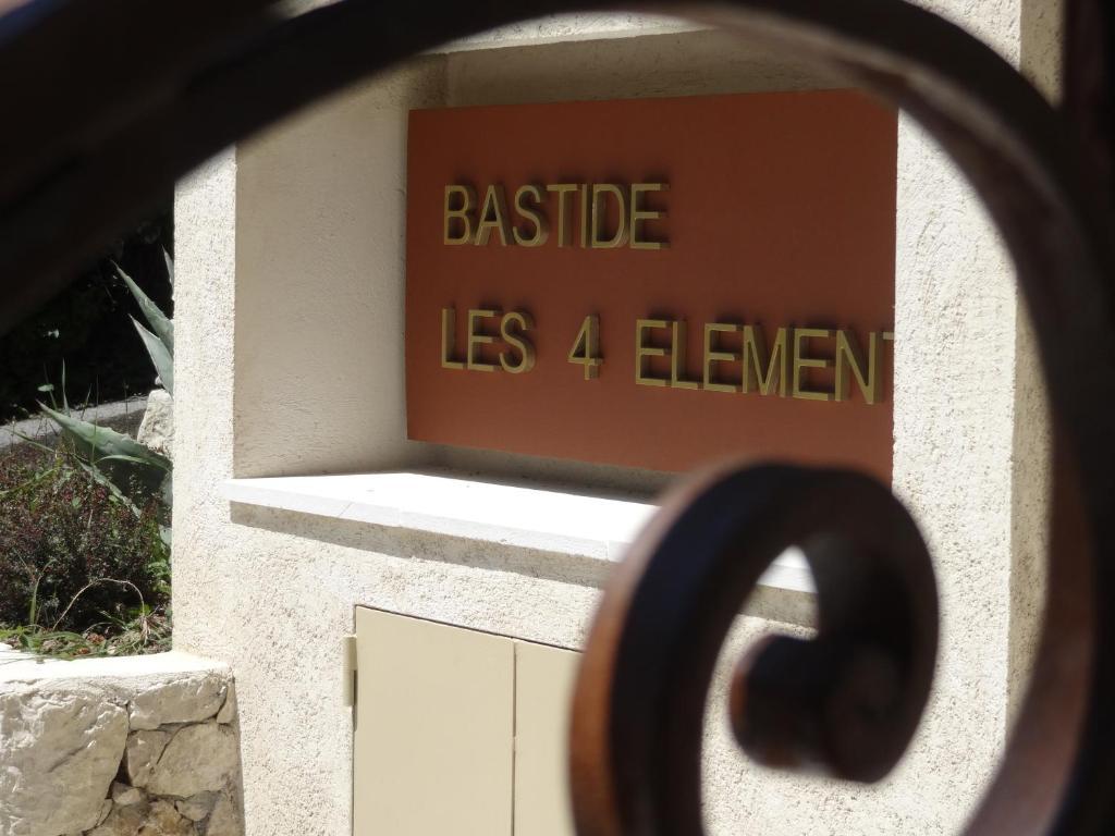 Les 4 Elements Bed & Breakfast Турет-сюр-Лу Екстериор снимка