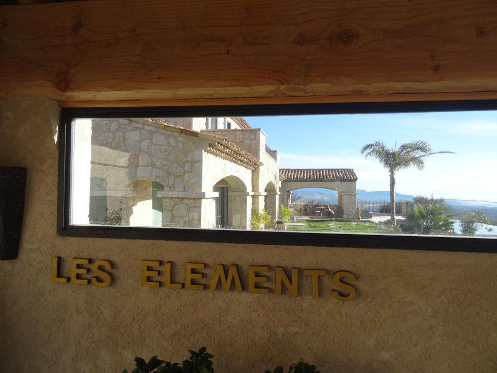 Les 4 Elements Bed & Breakfast Турет-сюр-Лу Екстериор снимка